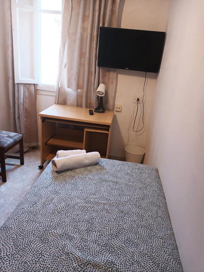 La Malvarrosa Beach Rooms In Shared Apartment Walencja Zewnętrze zdjęcie