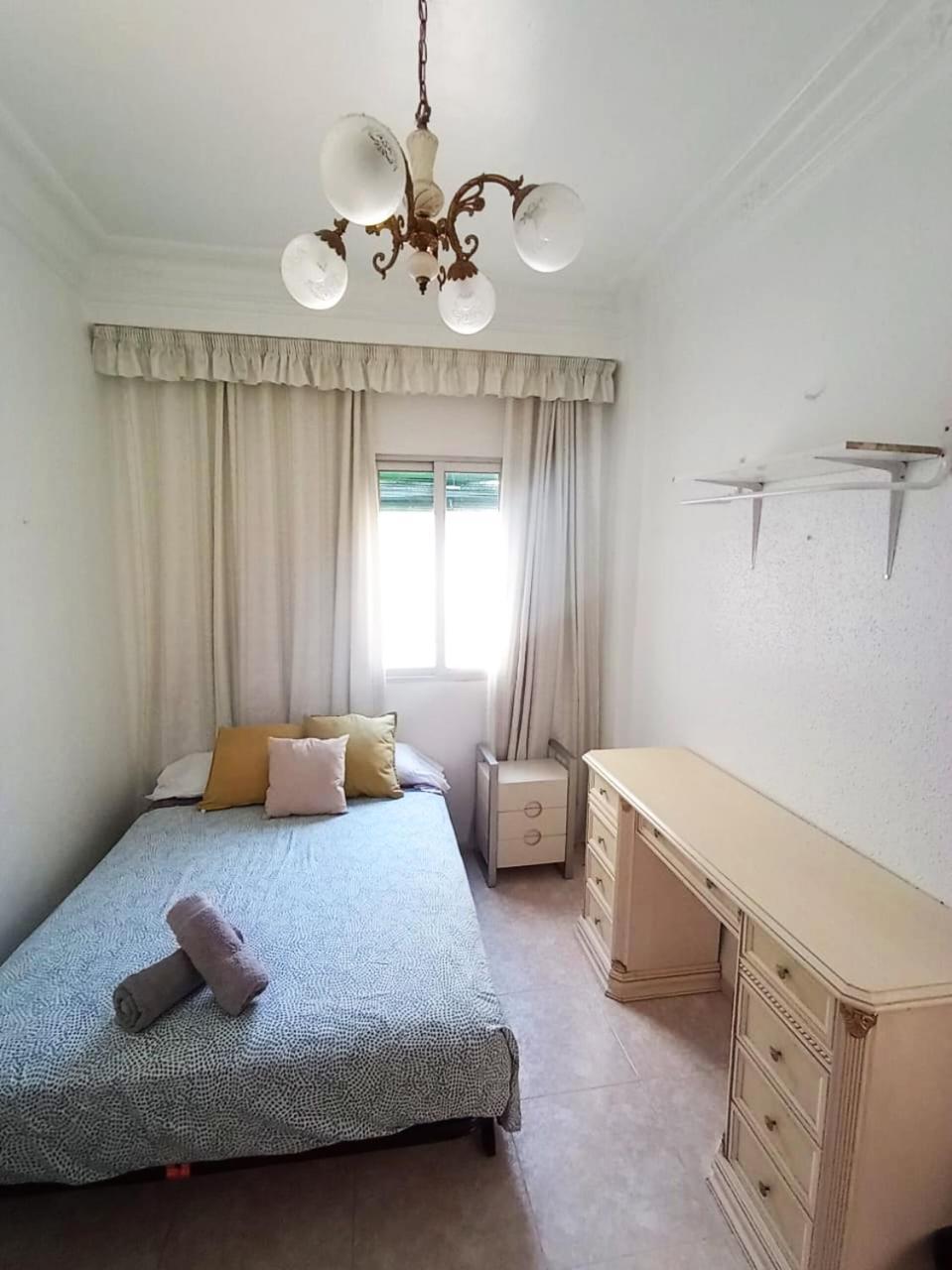 La Malvarrosa Beach Rooms In Shared Apartment Walencja Zewnętrze zdjęcie